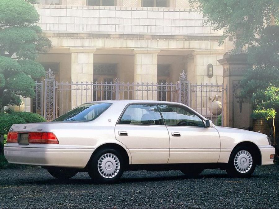  Toyota Crown 1995 года  (фото 10 из 18)